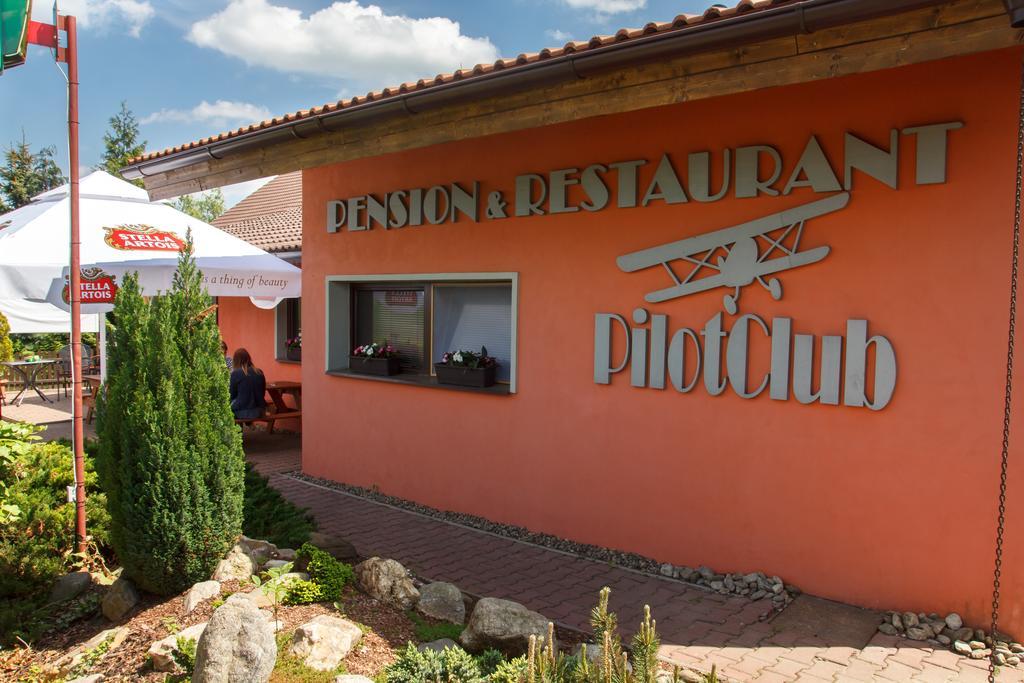 Penzión pre hostí Restaurace-penzion U Pilota Knezeves (Prague-West)